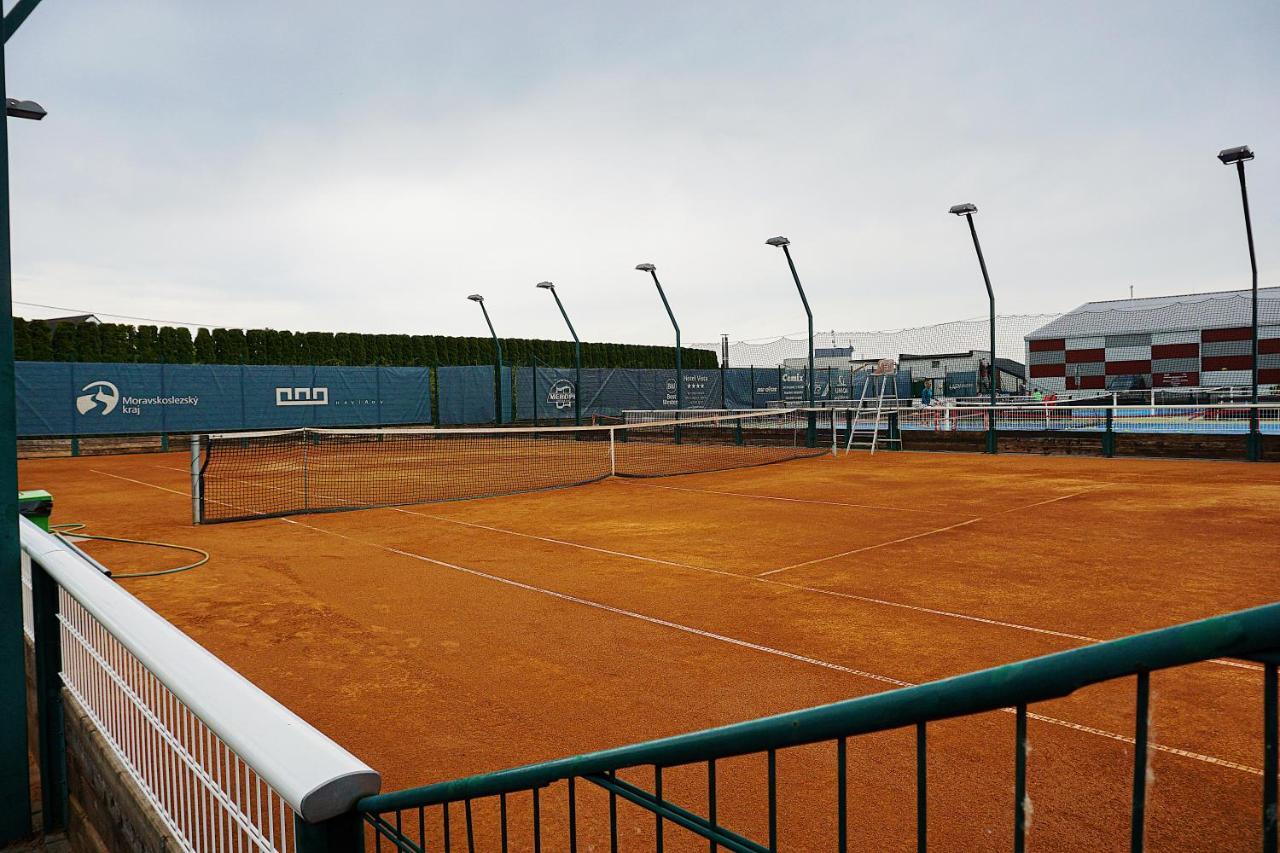 Tennishill Havířov Esterno foto