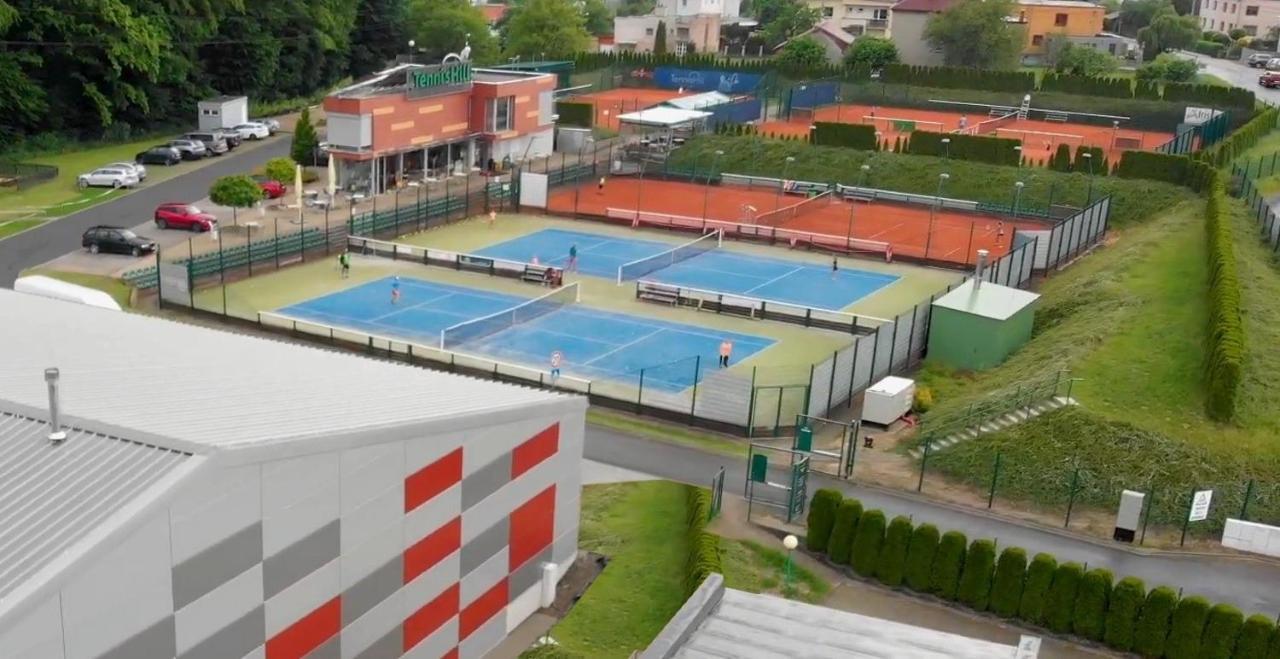 Tennishill Havířov Esterno foto
